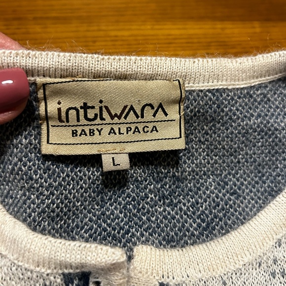 Intiwara Baby Alpaca Blue & Ivory Button down cardigan - Picture 6 of 12